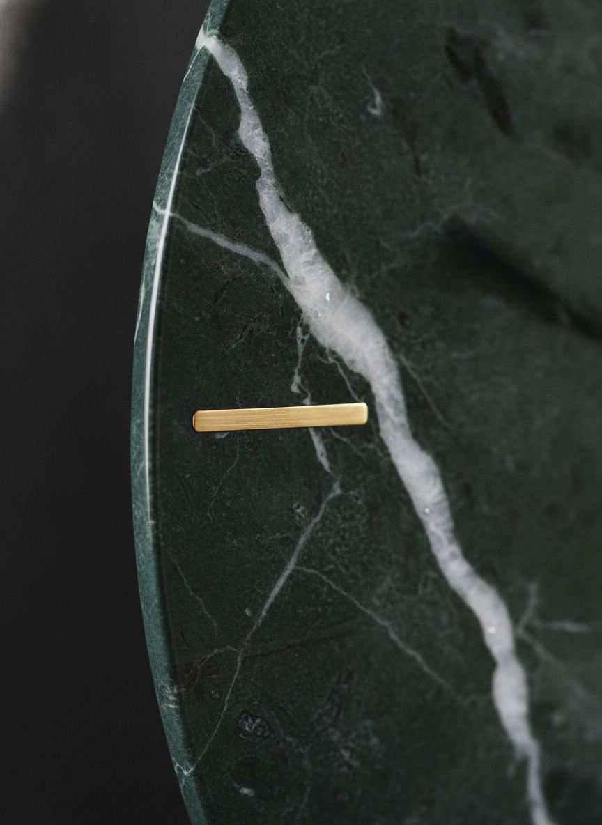 Orologio da parete Radura in marmo Verde Guatemala, dettaglio