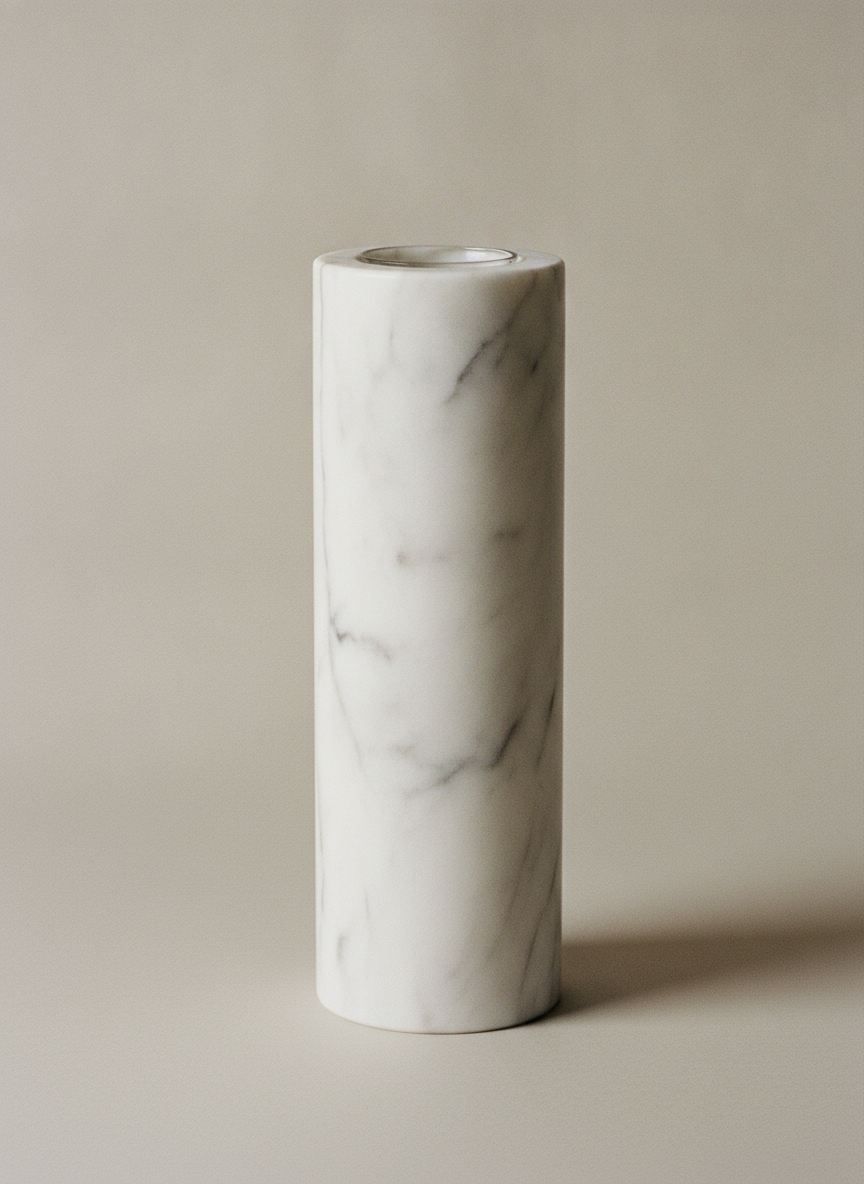 Vaso Sorso in marmo bianco di Carrara con bicchiere interno